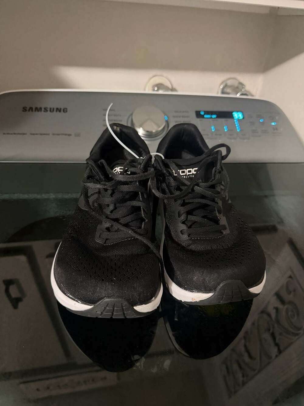 Topo Athletic Phantom 3 Size 8 Black White Running Shoes
